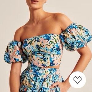 Abercrombie & Fitch Floral Poplin Puff Sleeve Off Shoulder Top